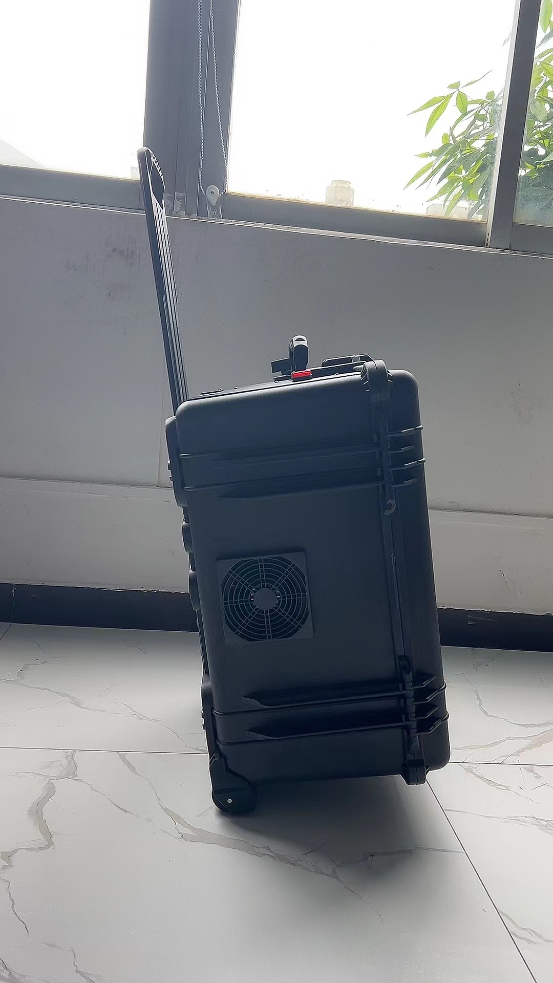 谯城手拉箱型移动通信干扰器